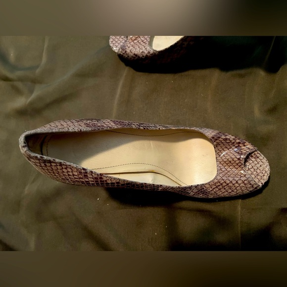 Calvin Klein Brown Snakeskin Pattern Peep-Toe Heels - Picture 2 of 7